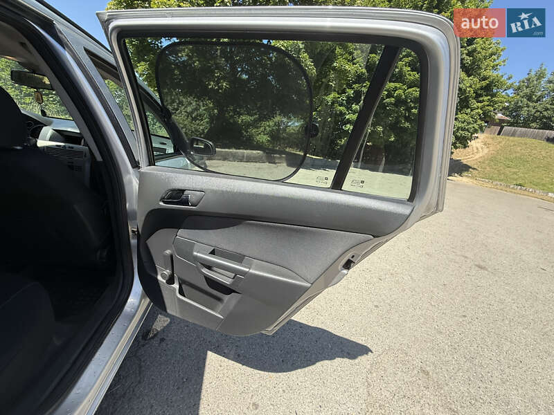 Универсал Opel Astra 2007 в Ивано-Франковске