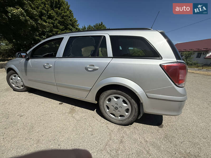 Универсал Opel Astra 2007 в Ивано-Франковске