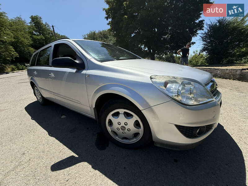 Универсал Opel Astra 2007 в Ивано-Франковске