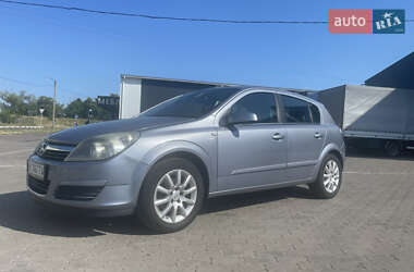 Хетчбек Opel Astra 2005 в 