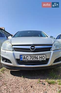 Универсал Opel Astra 2009 в Луцке