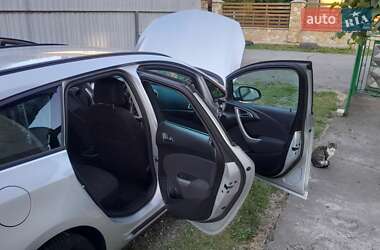Универсал Opel Astra 2012 в 