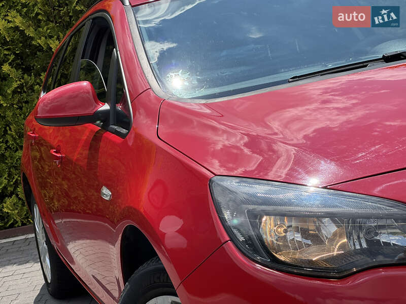 Універсал Opel Astra 2013 в Стрию