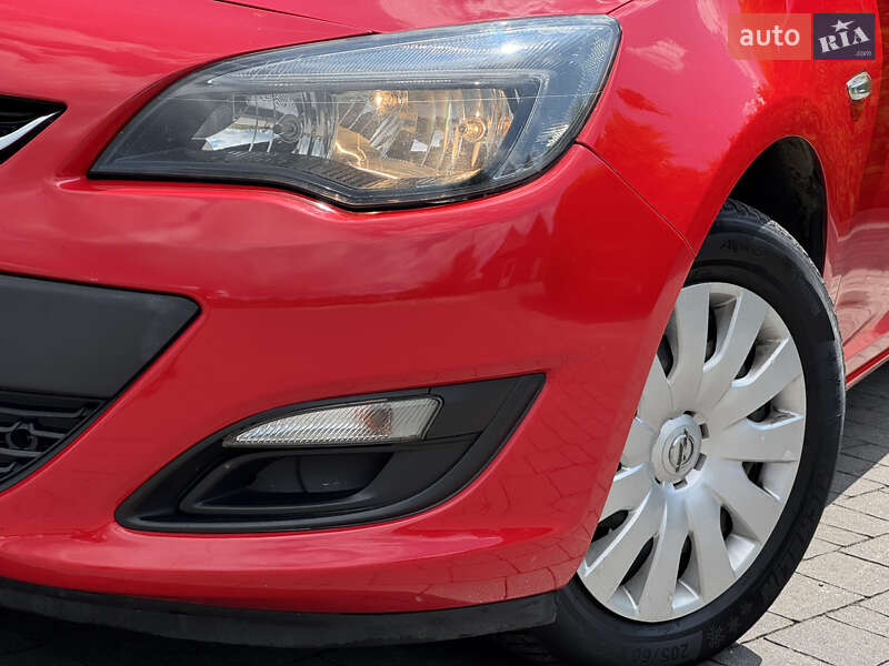 Універсал Opel Astra 2013 в Стрию