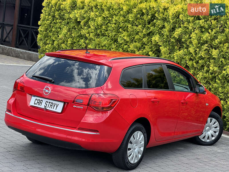 Універсал Opel Astra 2013 в Стрию