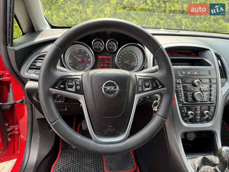 Універсал Opel Astra 2013 в Стрию