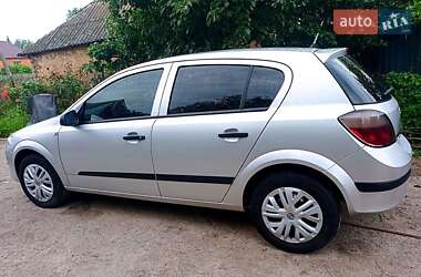 Хетчбек Opel Astra 2004 в Охтирці