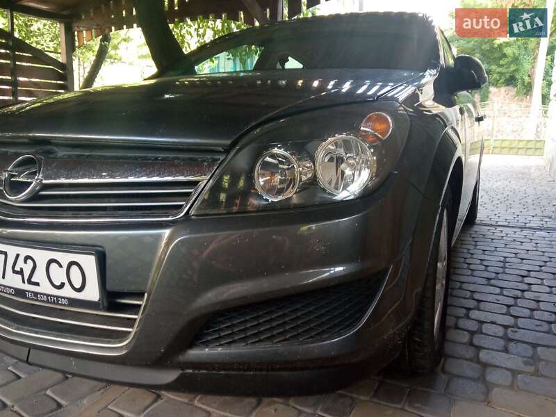 Хетчбек Opel Astra 2010 в Тернополі