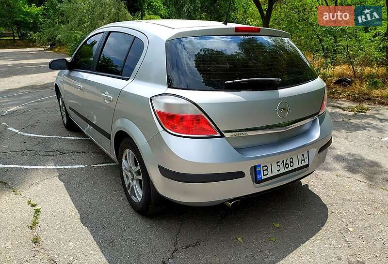 Хетчбек Opel Astra 2004 в Світловодську