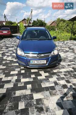 Универсал Opel Astra 2010 в Изяславе