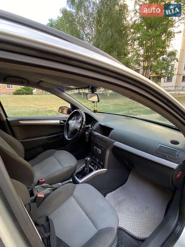 Универсал Opel Astra 2005 в Долинской