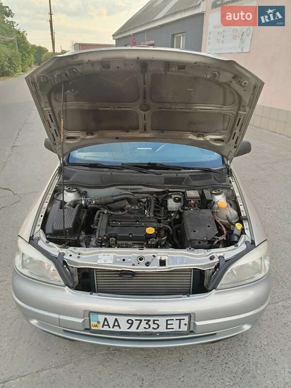 Седан Opel Astra 2008 в Новому Бузі