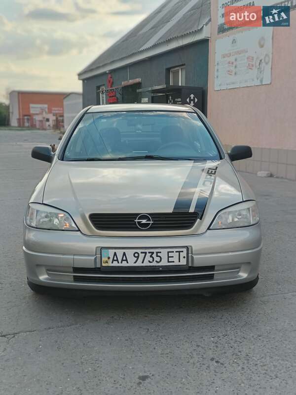 Седан Opel Astra 2008 в Новому Бузі