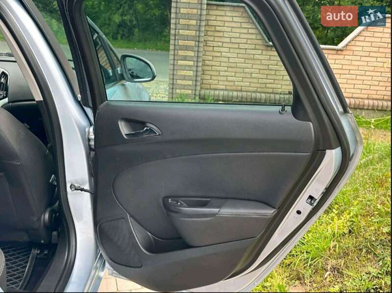 Універсал Opel Astra 2014 в Косові