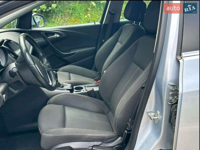 Універсал Opel Astra 2014 в Косові