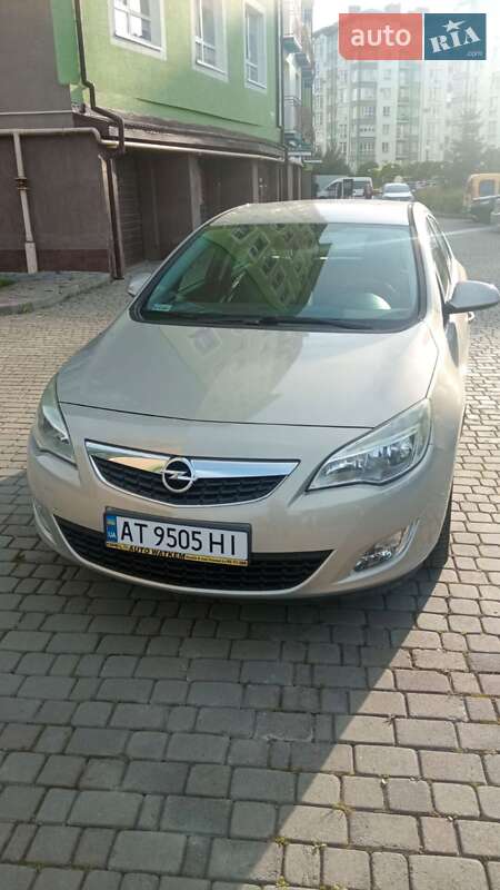 Opel Astra 2010