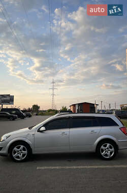 Универсал Opel Astra 2010 в 