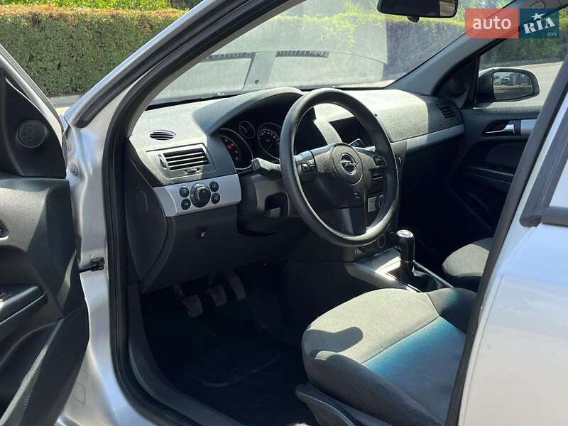 Універсал Opel Astra 2005 в Білій Церкві