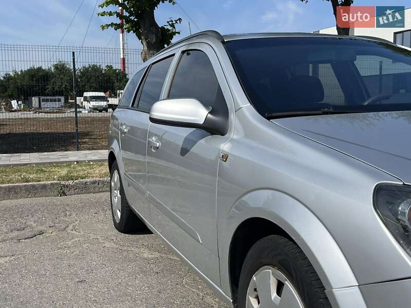 Універсал Opel Astra 2005 в Білій Церкві