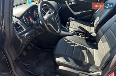 Универсал Opel Astra 2011 в 