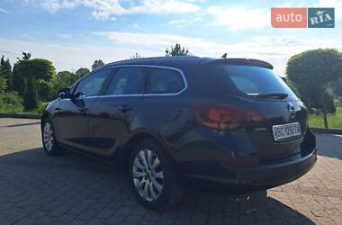 Универсал Opel Astra 2011 в 