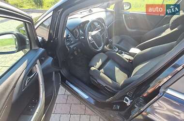 Универсал Opel Astra 2011 в 