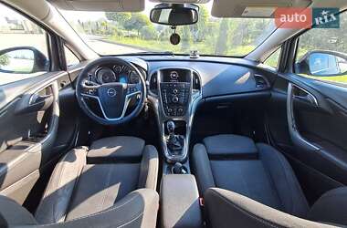 Универсал Opel Astra 2011 в 