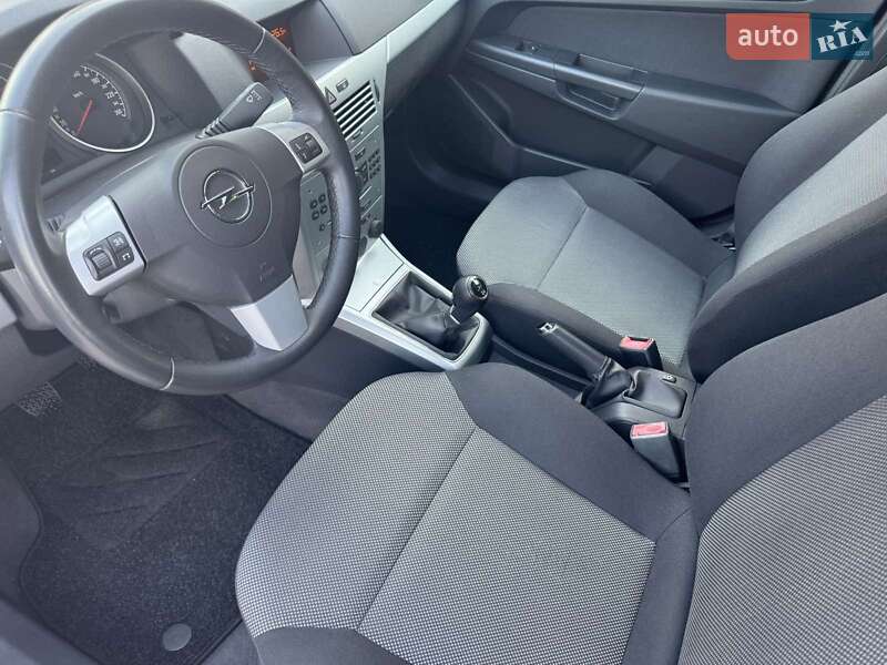 Универсал Opel Astra 2010 в Виннице