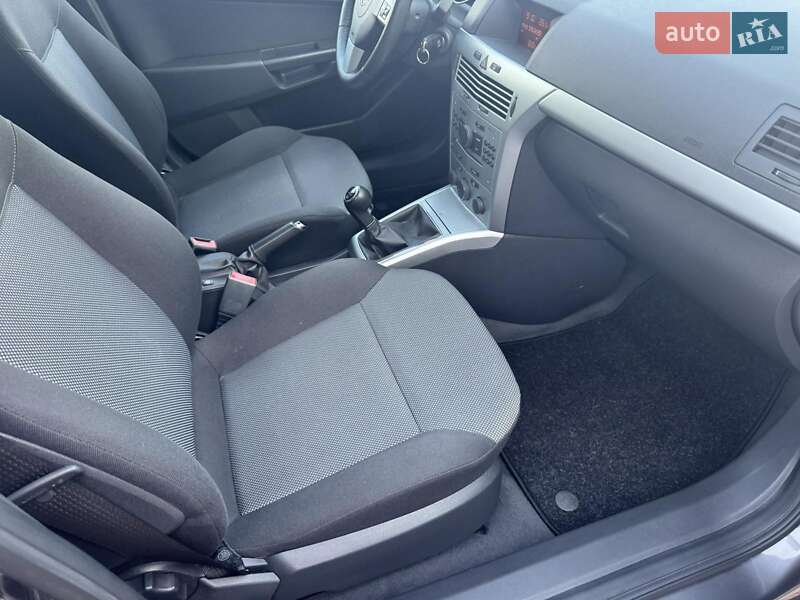 Универсал Opel Astra 2010 в Виннице