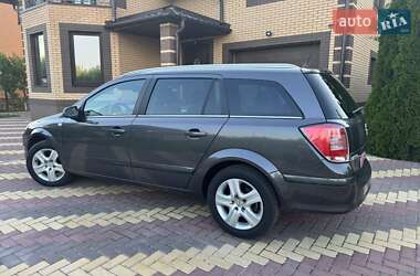 Универсал Opel Astra 2010 в Виннице