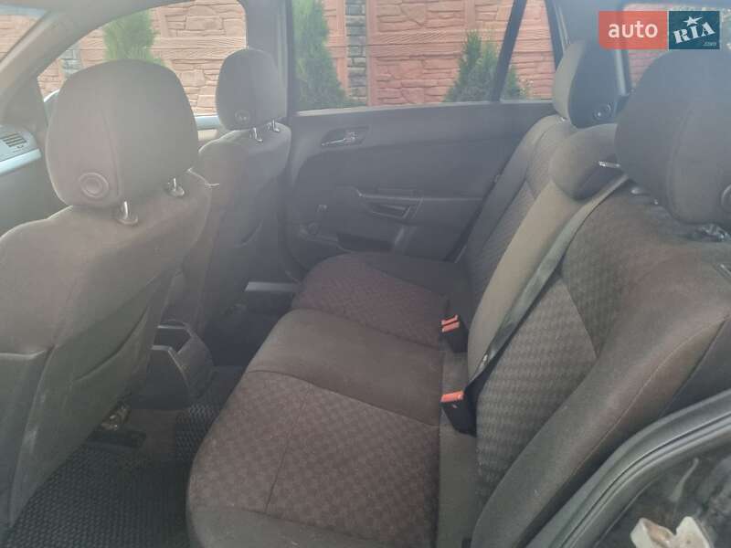 Универсал Opel Astra 2004 в Луцке