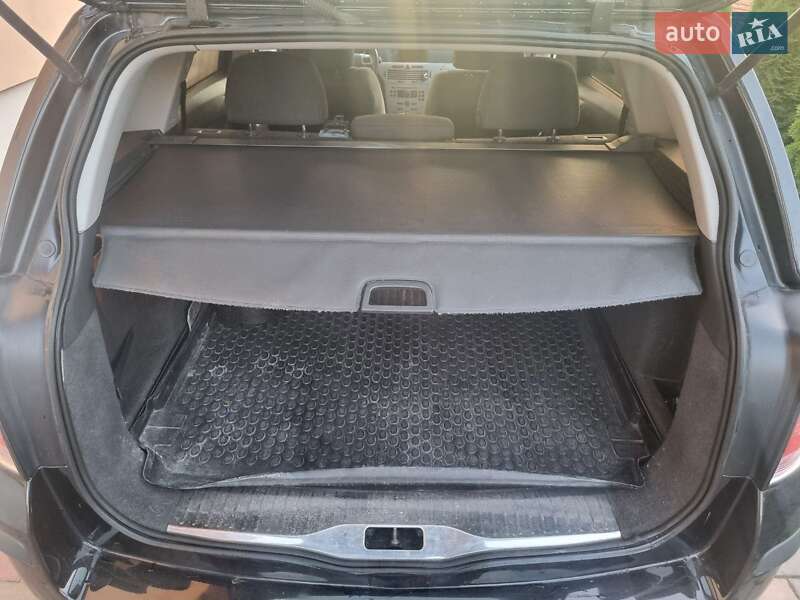 Универсал Opel Astra 2004 в Луцке