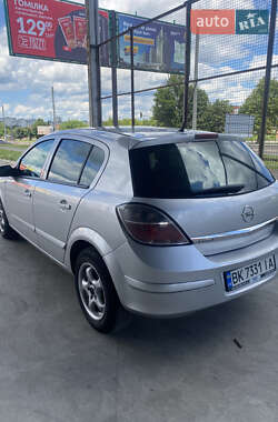 Хетчбек Opel Astra 2008 в 