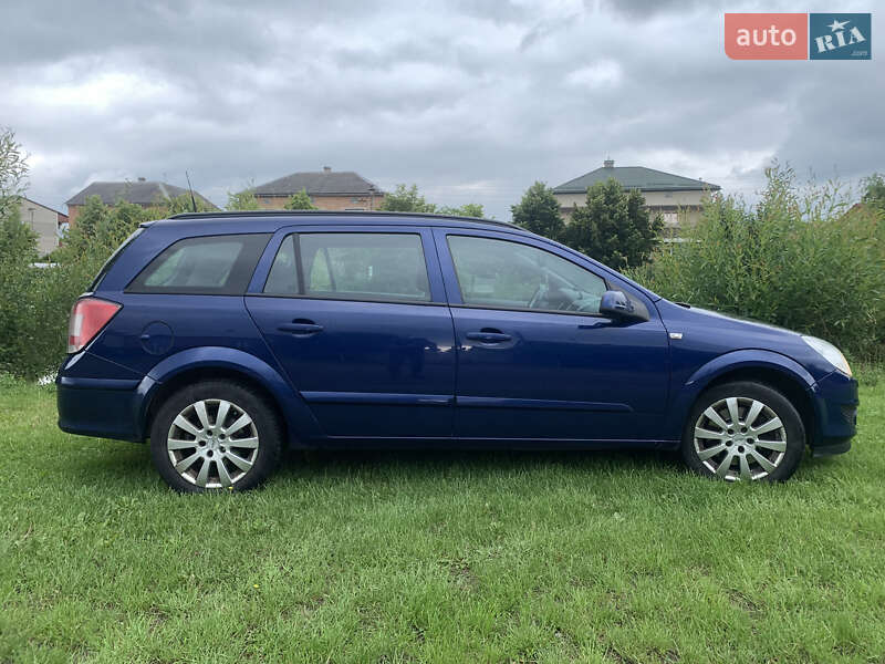 Универсал Opel Astra 2007 в Дублянах