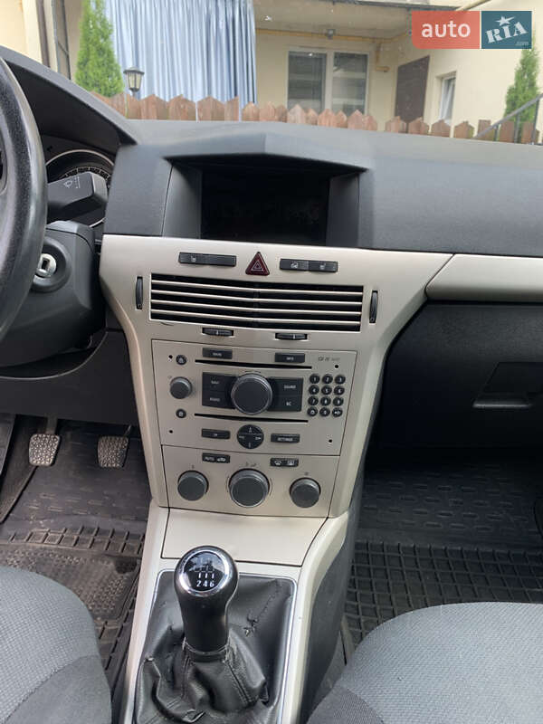 Универсал Opel Astra 2007 в Дублянах