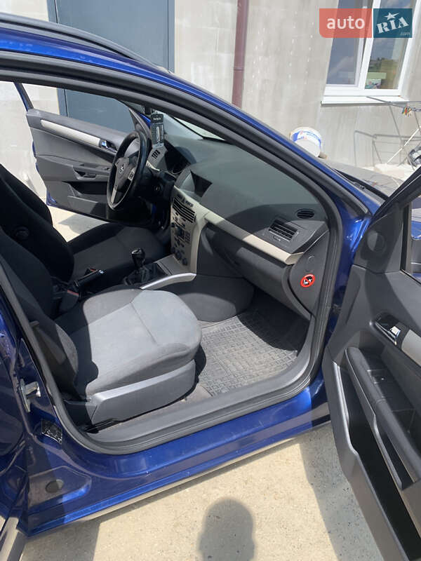 Универсал Opel Astra 2007 в Дублянах