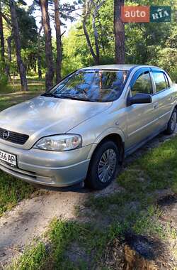 Седан Opel Astra 2006 в Прилуках