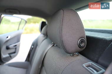 Хэтчбек Opel Astra 2010 в 