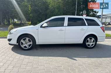 Універсал Opel Astra 2012 в Тернополі