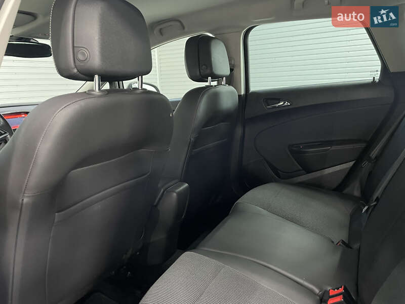 Універсал Opel Astra 2015 в Стрию