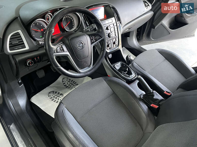 Універсал Opel Astra 2015 в Стрию