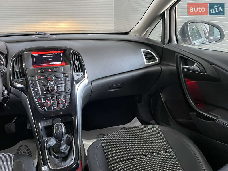 Універсал Opel Astra 2015 в Стрию