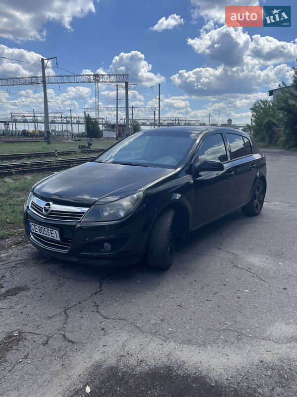 Хэтчбек Opel Astra 2012 в Полтаве