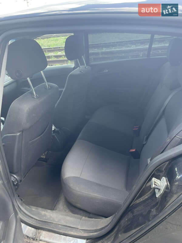 Хэтчбек Opel Astra 2012 в Полтаве
