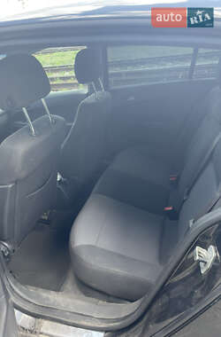 Хэтчбек Opel Astra 2012 в 