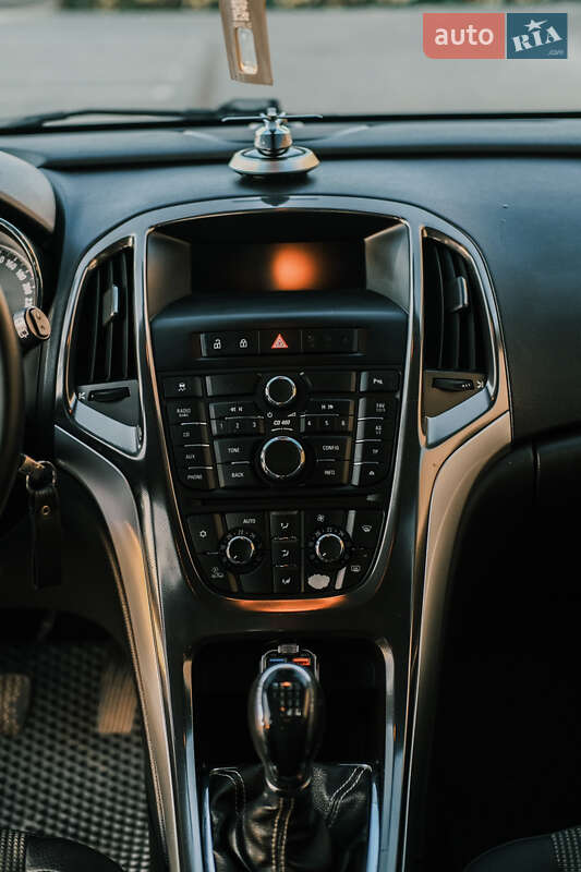 Хэтчбек Opel Astra 2010 в Луцке фото 17 Хэтчбек Opel Astra 2010 в Луцке