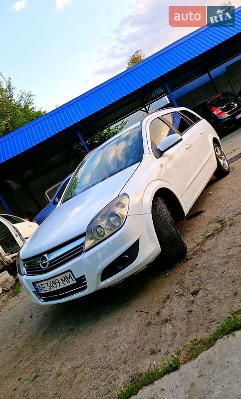 Універсал Opel Astra 2007 в Дніпрі