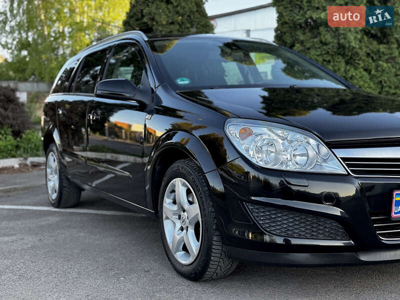 Универсал Opel Astra 2007 в Дубно