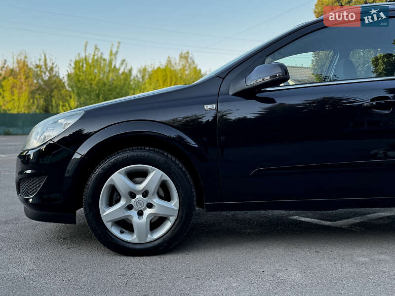 Универсал Opel Astra 2007 в Дубно