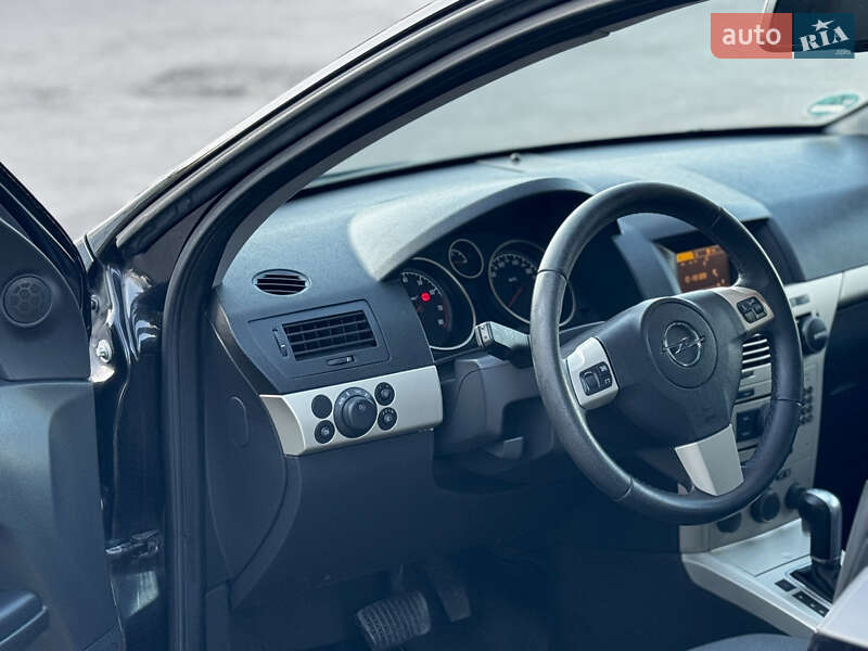 Универсал Opel Astra 2007 в Дубно